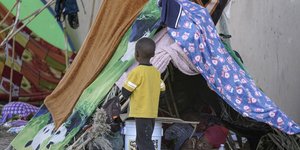 Μετανάστες σε καταυλισμό στα σύνορα Μεξικού ΗΠΑ