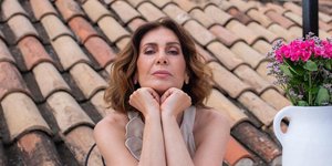 Άγριες Μέλισσες: Η Μυρσίνη όπως δεν την έχεις ξαναδεί να κυνηγά τον μικρό Σέργιο – Βίντεο