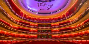 κοκκινη αιθουσα λυρικής 