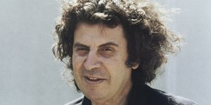 Ο Μίκης Θεοδωράκης το 1974