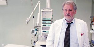 Ο Νικόλαος Καπραβέλος, Διευθυντής ΜΕΘ στο νοσοκομείο Παπανικολάου
