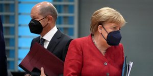 Ο Όλαφ Σολτς και η Άνγκελα Μέρκελ