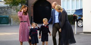 πρίγκιπας Τζορτζ και πριγκίπισσα Σάρλοτ με πρίγκιπα Γουίλιαμ και Δούκισσα του Κέιμπριτζ Κέιτ Μίντλετον