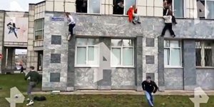 Ρωσία πανεπιστήμιο πηδούν από παράθυρα