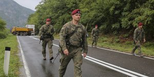 Στρατός στα σύνορα Κοσόβου - Σερβίας