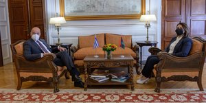 Συνάντηση Δένδια με την υπουργό Εξωτερικών της Λιβύης