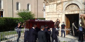 Μίκης Θεοδωράκης: Στη Μητρόπολη η σορός 