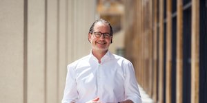 Ο Ερνέστος Βαρβαρούσης είναι υποψήφιος 