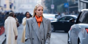 γυναίκα με παλτό