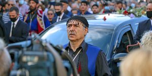 Βρακοφόροι στην κηδεία του Μίκη Θεοδωράκη στα Χανιά