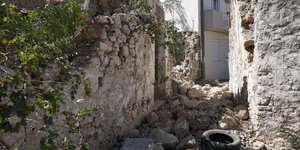 Εικόνα από τις ζημιές που προκάλεσε ο σεισμός 5,8 Ρίχτερ στο Ηράκλειο Κρήτης
