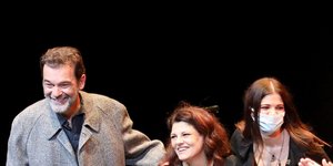 Κωνσταντίνος Καζάκος, Τάνια Τρύπη, Τζένη Καζάκου