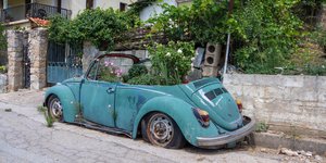 εγκαταλελειμμένα αυτοκίνητα 