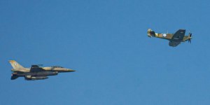 Ένα μοναδικό θέαμα έδωσε το θρυλικό Spitfire στην παρέλαση