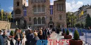 Άγιος Δημήτριος ουρά πιστών