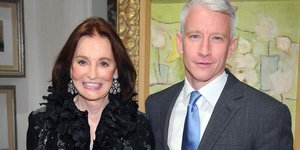 Ο Αντερσον Κούπερ με τη μητέρα του, απόγονο της δυναστείας, Γκλόρια Βάντερμπιλτ