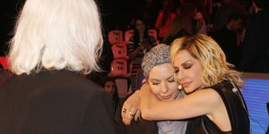 Αννίτα Πάνια Αννα Βίσση αγκαλιά