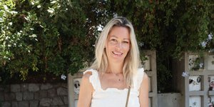 Συγκλονίζει η Αριελ Κωνσταντινίδη: «Στα 9 μου πήγε με την βία ηθοποιός να με φιλήσει»