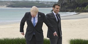 Ο πρωθυπουργός Μπόρις Τζόνσον και ο πρόεδρος Εμανουέλ Μακρόν