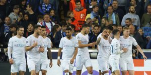 Οι ποδοσφαιριστές της Μάντσεστερ Σίτι πανηγυρίζουν
