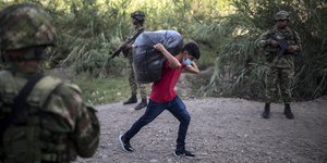 Κολομβία: Καταγγελίες της αντιπολίτευσης για το θάνατο 4 ανηλίκων από βομβαρδισμό των Ενόπλων Δυνάμεων