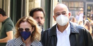 Νίκος Δένδιας: Βόλτα με τη σύζυγό του