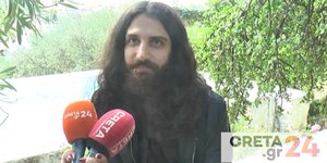 Αγγελος, εγγονός Μίκη Θεοδωράκη,