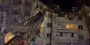 Έκρηξη αερίου κατέστρεψε πολυκατοικία στη Ρωσία