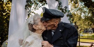 ηλικιωμένο ζευγάρι γάμος