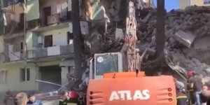 Γεωργία Κατέρρευσε πενταώροφο κτήριο