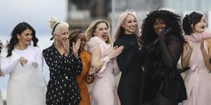 Η 76χρονη Ελεν Μίρεν στην πασαρέλα