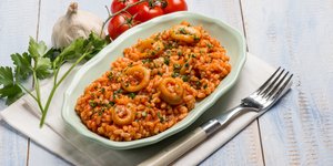 Καλαμαράκια γιουβέτσι