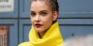 γυναίκα με κόκκινο κραγιόν