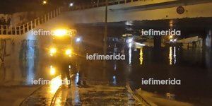 Η επιχείρηση απομάκρυνσης του λεωφορείου του ΟΑΣΑ από την παλιά Παραλιακή