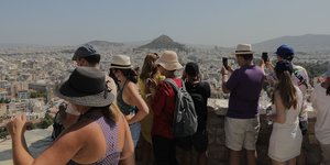 με καπελα φωτογραφιζουν αθηνα 