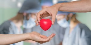 μεταμόσχευση κόκκινη καρδιά