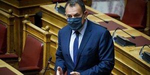 Ο Νίκος Παναγιωτόπουλος στη Βουλή