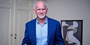 Ο Γιώργος Παπανδρέου αναγγέλλει την υποψηφιότητά του γα την ηγεσία του ΚΙΝΑΛ