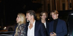 Παύλος με γιους