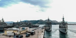 Εικόνες από πλοία του ελληνικού πολεμικού ναυτικού