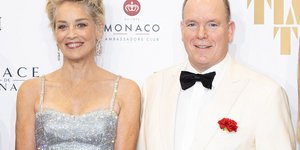 Ο πρίγκιπας Αλβέρτος με την Σάρον Στόουν και την Καρολίνα του Ανόβερο 