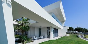 Υ(acht) Ηouse: Ενα εντυπωσιακό σπίτι στη Χαλκιδική