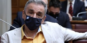 Ευκλείδης Τσακαλώτος κιτρινο μπλουζακι