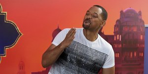 Ο ηθοποιός Γουίλ Σμιθ με λευκό t-shirt