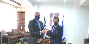 Ο Θεοκλής Ζαούτης με τον υπουργό Υγείας Θάνο Πλεύρη 