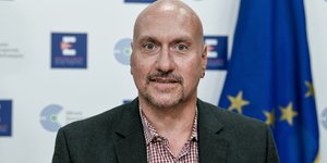 Θεοκλης Ζαούτης, καρο πουκαμισο