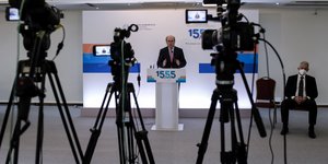 Ο υπ. Εργασίας Κ. Χατζηδάκης παρουσιάζοντας το 1555