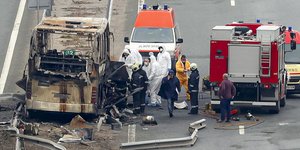 Εμπειρογνώμονες στο σημείο του φοβερού τροχαιου στη Βουλγαρία
