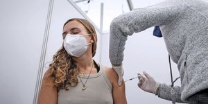 Εμβολιασμός στη Γερμανία για την Covid-19