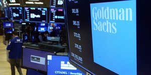 Το λογότυπο της Goldman Sachs σε οθόνη στο χρηματιστήριο της Νέας Υόρκης